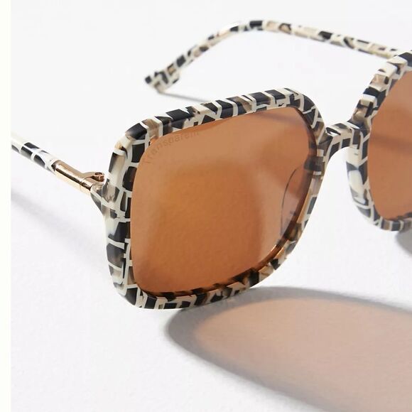 NWT Transparent Janis Polarized Sunglasses Black and White main image 10